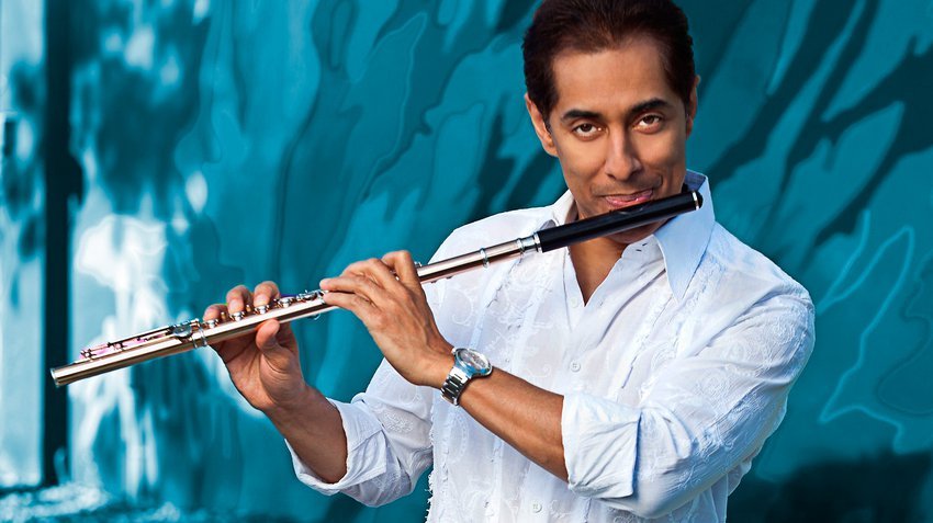 nestortorres-playing-mosaic-background-blue.jpg.850x477_q85_crop